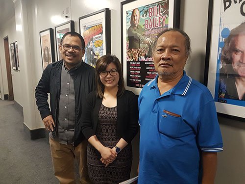 Penulis bersama Garin (kiri) dan Rahayu Supanggah